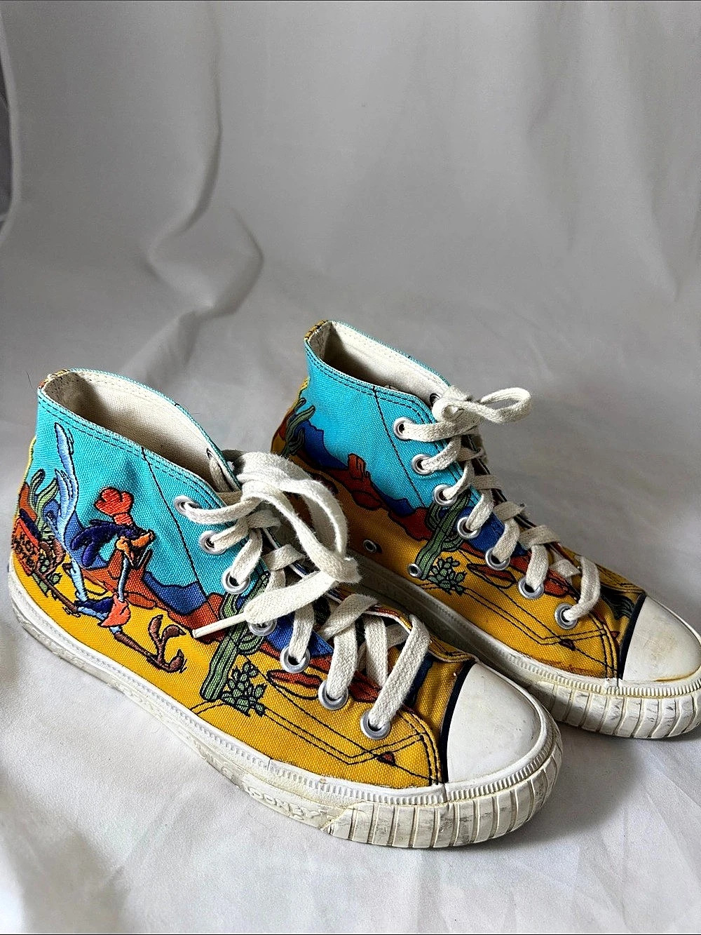 Looney Tunes Graphic High Top Sneakers Yellow & Blue US 6.0